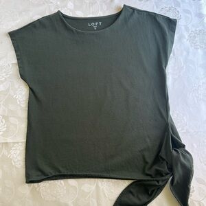 LOFT Women's Olive Green Short-Sleeve Cotton Tee Size M